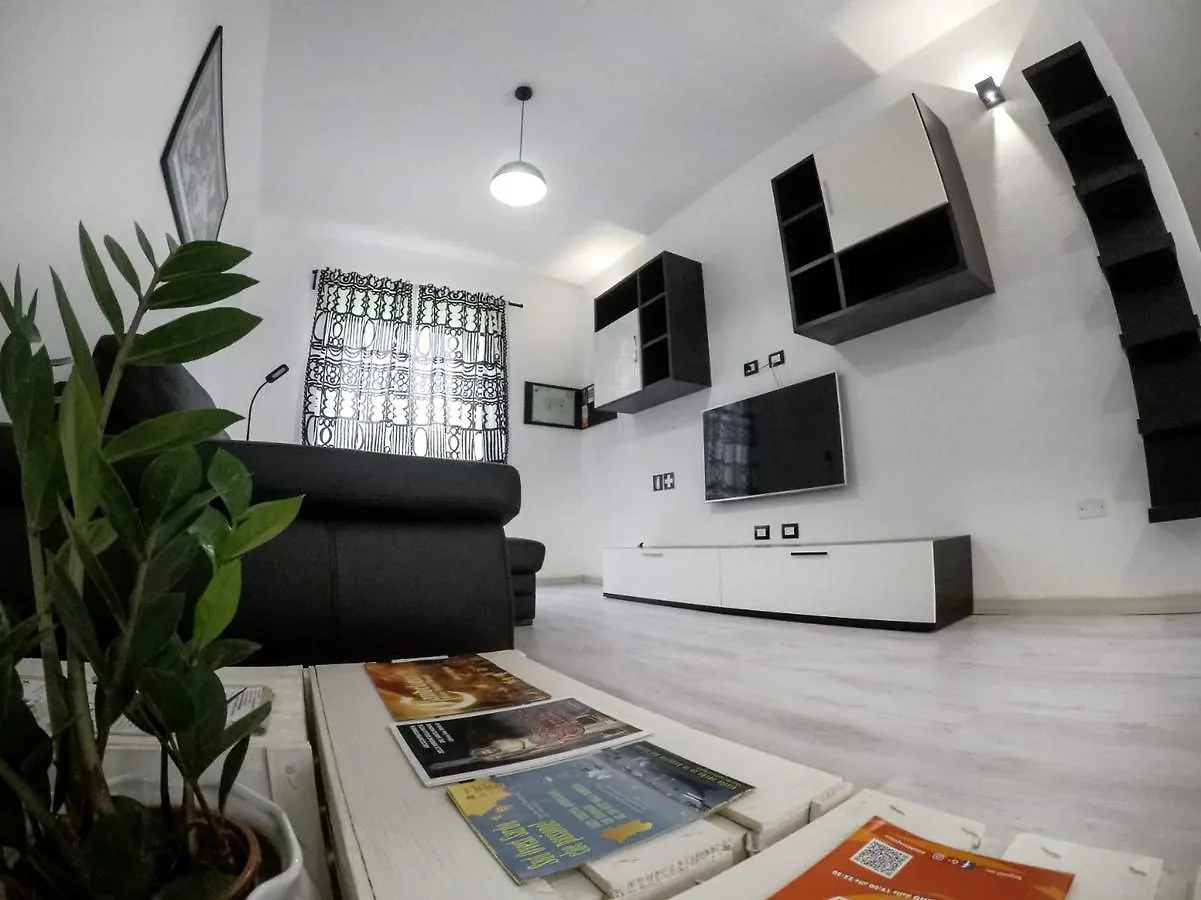Black&White Guest House Iglesias Feriehus