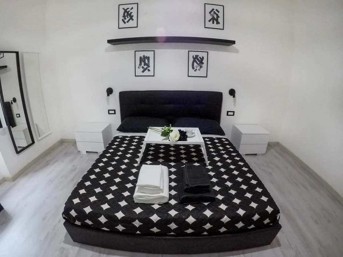 Black&White Guest House Iglesias Italien