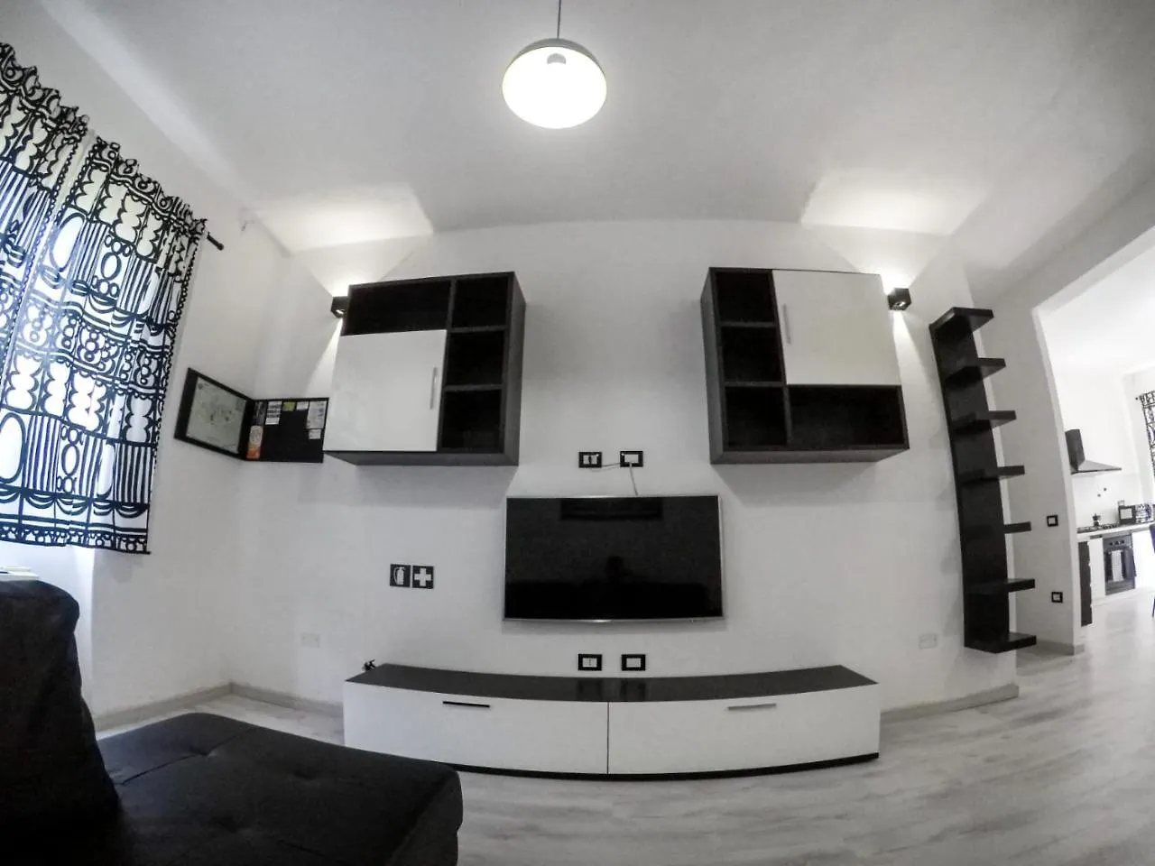 Black&White Guest House Iglesias