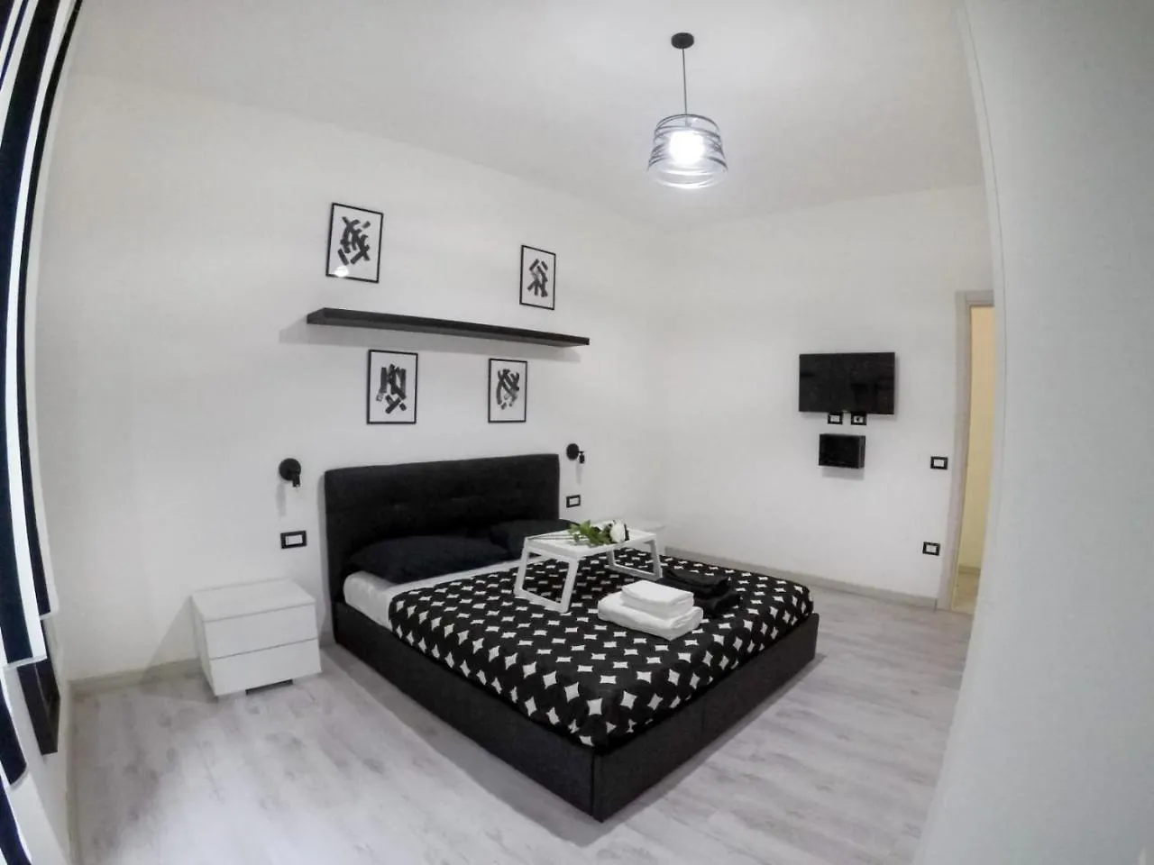 Black&White Guest House Iglesias